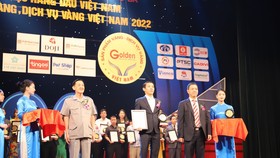 Phương Trang đạt danh hiệu “Top 10 Nhãn hiệu hàng đầu và Dịch vụ vàng Việt Nam năm 2022“