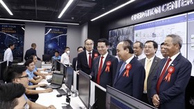 Chủ tịch nước Nguyễn Xuân Phúc: Khuyến khích đầu tư cho chuyển đổi số