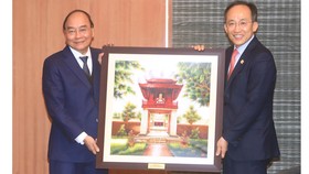 Chủ tịch nước Nguyễn Xuân Phúc hội kiến Phó Thủ tướng Hàn Quốc Choo Kyung-ho