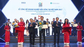 Ông Đoàn Hồng Việt  nhận giải thưởng
