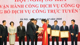Ví MoMo nhận bằng khen từ Chính Phủ vì những đóng góp tích cực cho sự phát  triển của Cổng Dịch vụ công Quốc gia