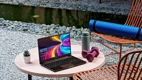 Fujitsu CH laptop cho trải nghiệm đa phương tiện di động toàn diện