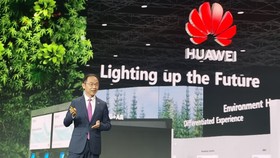 Giám đốc điều hành Huawei Ryan Ding: Đổi mới sáng tạo đang thắp sáng tương lai của mọi ngành công nghiệp