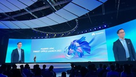 HUAWEI tổ chức Lễ ra mắt Thiết bị văn phòng thông minh