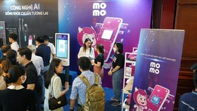 Đông đảo khách hàng tham quan gian hàng MoMo tại Ngày hội Trí tuệ nhân tạo Việt Nam 2022