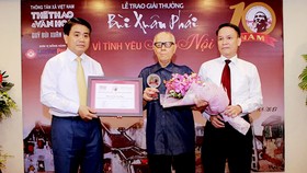 Giải thưởng Lớn được trao cho nhà văn hóa Hữu Ngọc vì những đóng góp to lớn trong việc nghiên cứu, quảng bá chân dung văn hóa Hà Nội