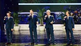 “Tinh hoa hội tụ” mở màn Liên hoan Ca múa nhạc toàn quốc 2018
