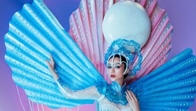 Lâm Thu Hồng mang sắc màu đại dương đến The Miss Globe 2022