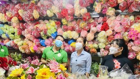 Ra mắt Phố chuyên doanh hoa vải Chợ Lớn
