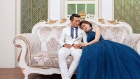 Hai vợ chồng Nguyễn Thành Tâm chụp ảnh cưới. 