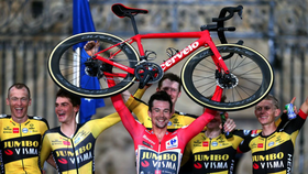 Thủ lĩnh Primoz Roglic của Jumbo-Visma từng 3 lần vô địch Vuelta a Espana