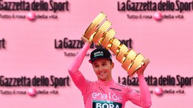Jai Hindley đăng quang Giro d’Italia 2022