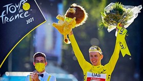 Liệu Tadej Pogacar sẽ đăng quang Tour de France lần thứ 3 liên tiếp?