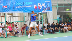 Lý Hoàng Nam tham dự trận đấu biểu diễn trước giải