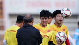 Đức Chinh ghi bàn đem chiến thắng về cho U23 VN, nhưng ông Park lại lo về những trường hợp chấn thương. Ảnh: DŨNG PHƯƠNG