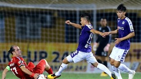 CLB Hà Nội bất bại trước TPHCM trong hai lần so tài ở mùa bóng 2019. Ảnh: MINH HOÀNG