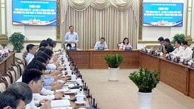 Chủ tịch Phan Văn Mãi phát biểu khai mạc kỳ họp.