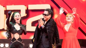 Nghệ sĩ V-pop và K-pop gửi lời chúc mừng năm mới đến khán giả Việt Nam tại “Lễ hội Ánh sáng - Virtual Countdown Lights 2022”
