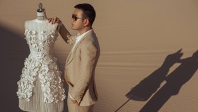 Lê Thanh Hòa mở màn năm mới bằng show diễn hoành tráng cho bộ sưu tập Resort 2022