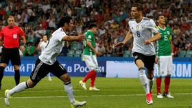 Đức (áo trắng) giành chiến thắng thuyết phục trước Mexico. Ảnh: REUTERS ​