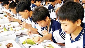 Kiểm tra vệ sinh an toàn thực phẩm trong trường học