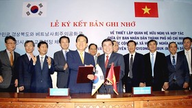 HCM City, Gyeongsangbuk-do Province sign a MoU on cooperative relations