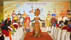 A performance of Ao Dai at the press conference