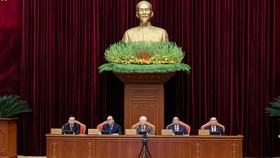 The Politburo's conference on April 22 (Photo: VNA)