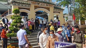 Ba Chua Xu Temple has recently received a large number of visitors.