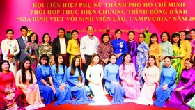 Former Vice President Truong My Hoa , former Chairwoman of the HCMC People’s Council Nguyen Thi Quyet Tam and Vice Secretary of the municipal Party Committee Nguyen Ho Hai attend the event.