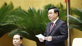 National Assembly Chairman Vuong Dinh Hue speaks at the end of the Q&A session on June 9. (Photo: VNA) 