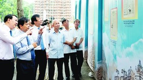 HCMC's leaders and officials visit the exhibition.