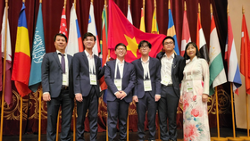 Four Vietnamese students win medals at Int’l Biology Olympiad 2022