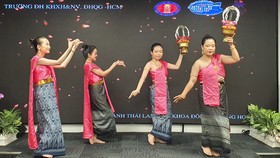 Tiết mục văn nghệ chào mừng Quốc khánh Thái Lan