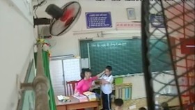Buộc thôi việc cô giáo đánh, véo tai học sinh ở quận Tân Phú