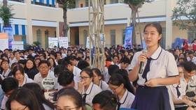 TPHCM: Không tổ chức hoạt động học tập trong ngày đầu tiên học sinh lớp 12 quay trở lại trường