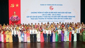 Lãnh đạo TPHCM gặp gỡ 636 nhà giáo tiêu biểu nhân kỷ niệm 40 năm Ngày Nhà giáo Việt Nam 