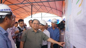Thủ tướng yêu cầu nhà thầu chú trọng công tác an toàn, chất lượng dự án. Ảnh: PHAN HUY