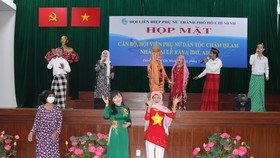 Họp mặt, chăm lo phụ nữ đồng bào dân tộc Chăm khó khăn