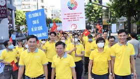 20 năm đi bộ đóng góp hơn 112 tỷ đồng chăm lo người nghèo