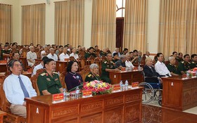 多位原國家領導人出席了第九軍區黨委、司令部舉行的各時期軍區黨委委員聚會。（圖源：懷清）