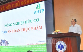 農業區-高科技園區副主任杜越霞博士在科研會上公佈了“有機農業與食品安全”的研究成果。（圖源：互聯網）