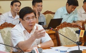 市人委會主席阮成鋒在會議上指導暫停正在討論、談判及徵求意見過程的BT項目。（圖源：MQ）