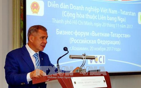 俄羅斯聯邦所屬韃靼斯坦共和國總統明尼哈諾夫(R. Minnikhanov)在越南-韃靼斯坦共和國企業論壇上發言。（圖源：越通社）