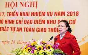 越南祖國陣線中央委員會副主席張氏玉映在會議上發表講話。（圖源：光榮）