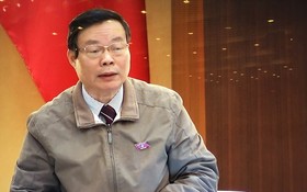 國會副主席馮國顯在會上發言。