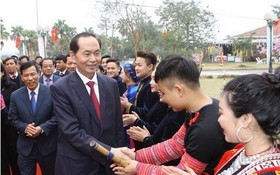 國家主席陳大光出席各項文化活動，並向越南各民族群體賀年。（圖源：越通社）