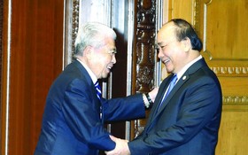 阮春福總理接見日本參議院議長伊達忠。（圖源：越通社）