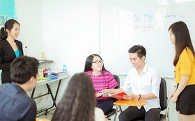 市商業華語培訓中心學生在上課交流。