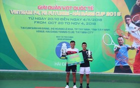 李黃南與黎國慶組合勇奪男雙冠軍。